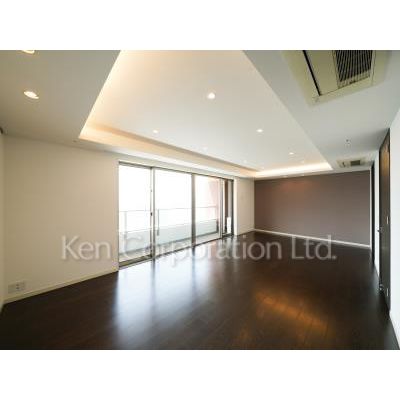 居室・リビング　同タイプ47階のお部屋を撮影。仕様が異なることがあります。