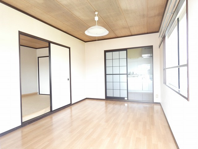 居室・リビング　写真は201号室です(参考)