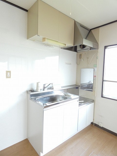 キッチン　写真は201号室です(参考)