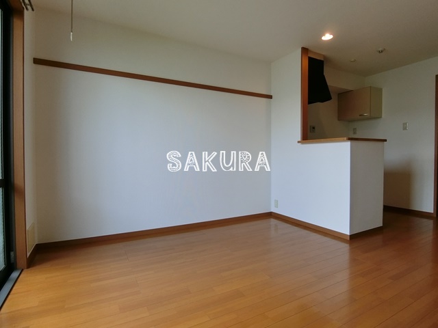 居室・リビング　使いやすい形の為、レイアウトを楽しめます♪