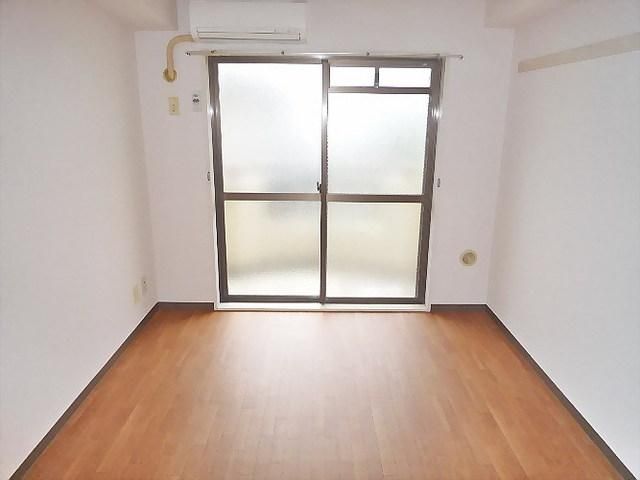 居室・リビング　★開放感ある洋室★