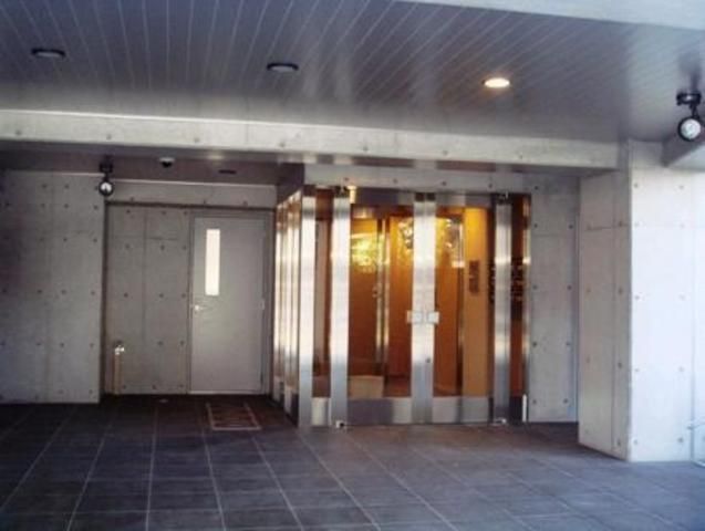 建物外観　オートロック・防犯カメラ完備