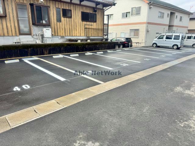 駐車場　駐車場