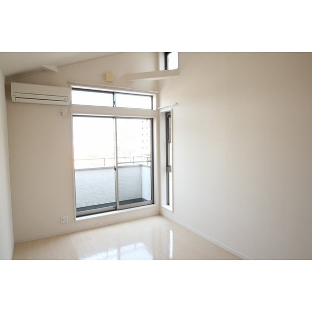 居室・リビング　角部屋２面採光