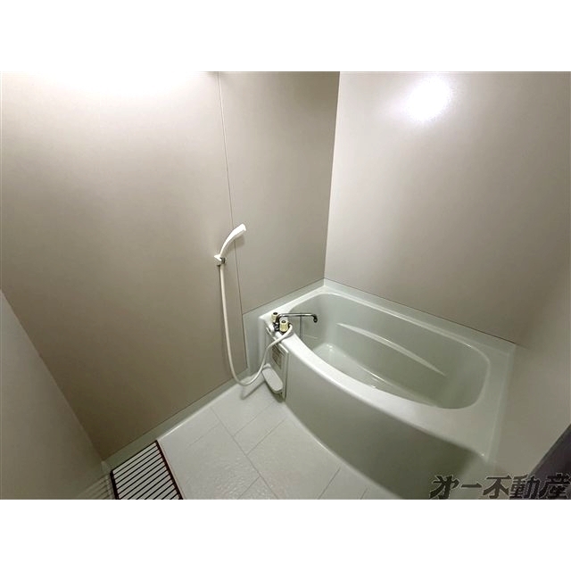 バス・シャワールーム　バスルーム