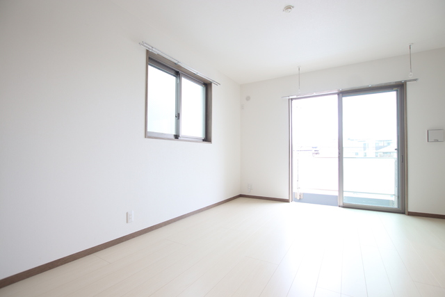 居室・リビング　明るい居室♪