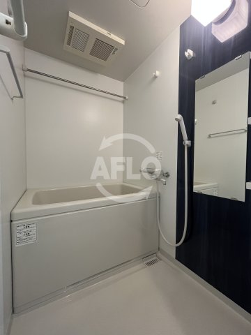 バス・シャワールーム　サムティ江坂レガーロ　浴室