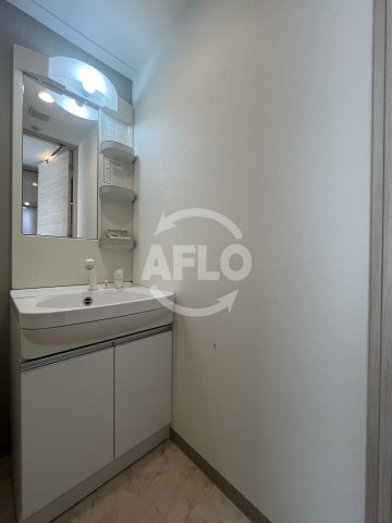 洗面設備　サムティ江坂レガーロ　洗面台