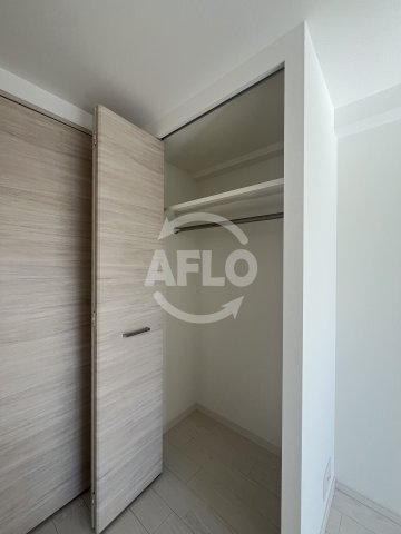 収納　サムティ江坂レガーロ　クローゼット