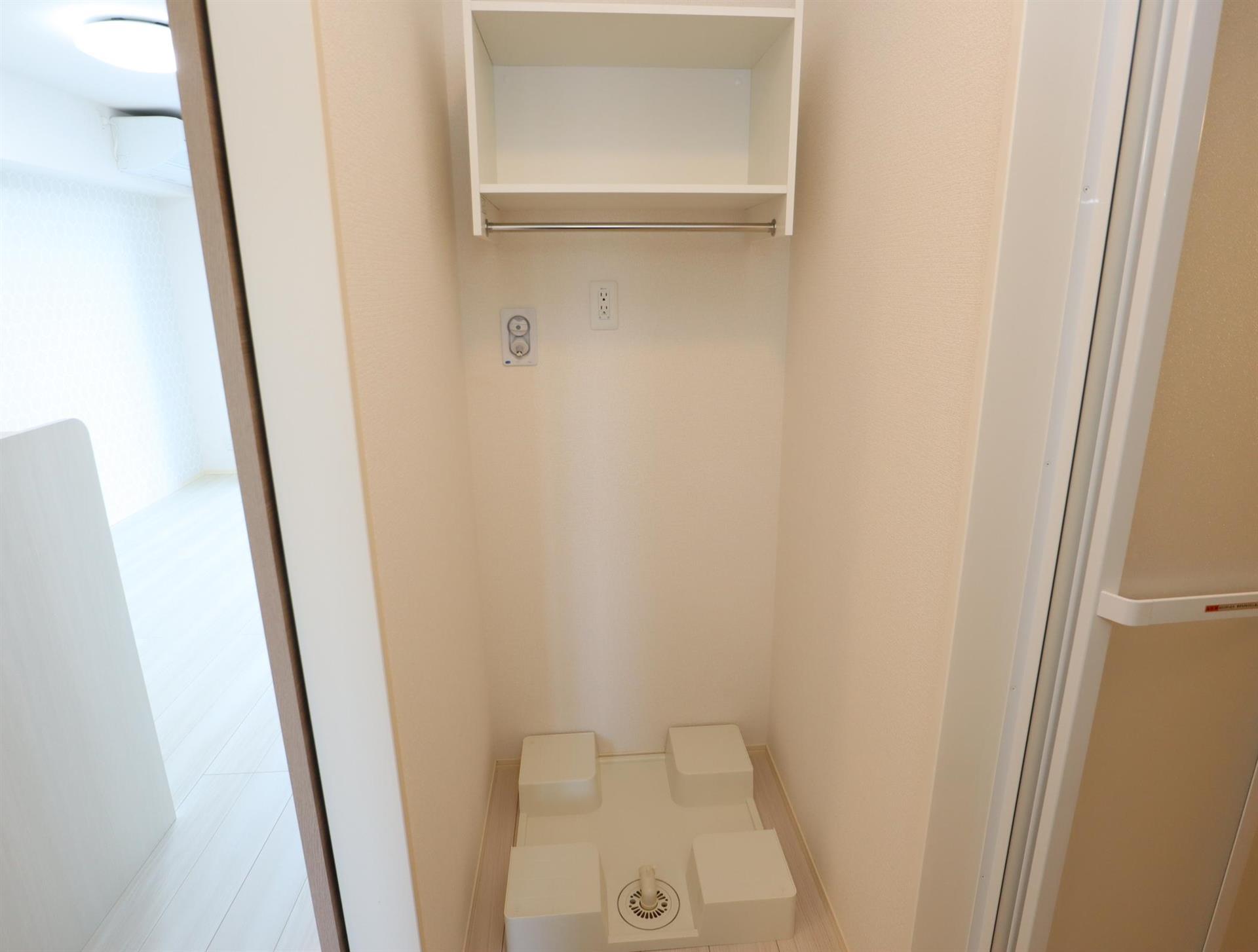 居室・リビング　室内洗濯機置場