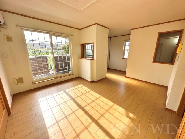 居室・リビング　イメージ（同建物内別部屋の写真です）