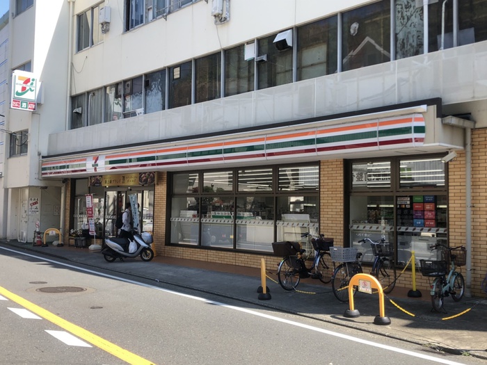 コンビニ　セブンイレブン（コンビニ）まで350m