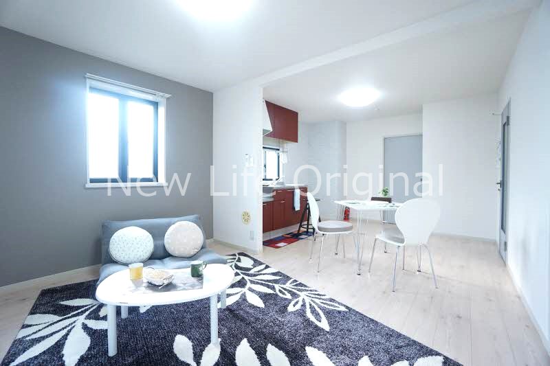 居室・リビング　２面採光につき、明るく開放感があります☆