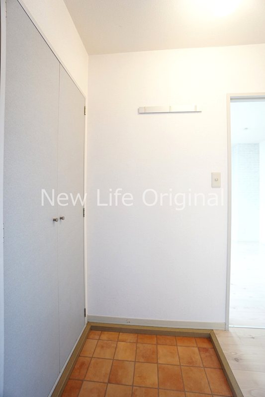 玄関　高さのあるシューズボックス♪季節外の靴も収納できます☆