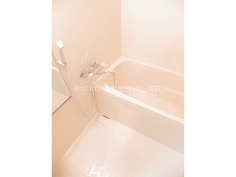 バス・シャワールーム　バス（浴室乾燥機付き）