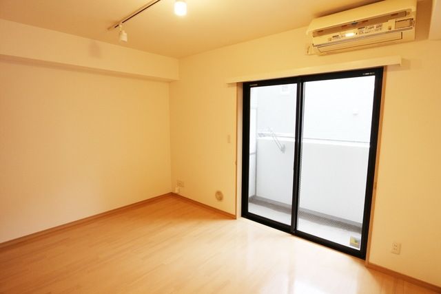 居室・リビング　※別部屋参考写真