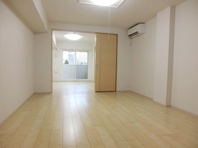 居室・リビング　エアコン完備のＬＤＫです