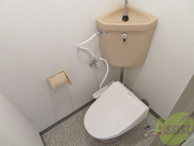 トイレ　ウォシュレット付きのトイレです。シャワートイレは日本の宝。