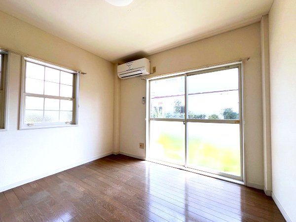 居室・リビング　角部屋・2面採光で明るい居室