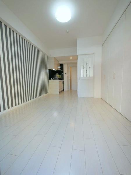 居室・リビング　同物件別号室写真