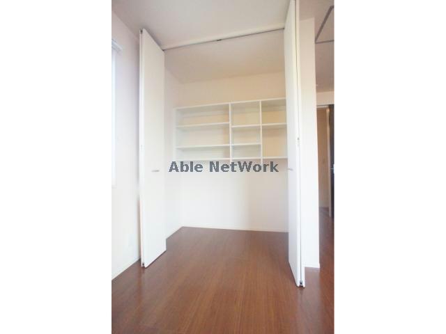 収納　同型写真