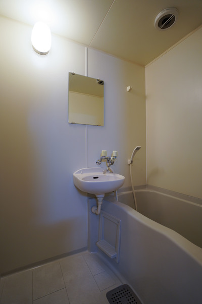 バス・シャワールーム　同じ建物の別の部屋