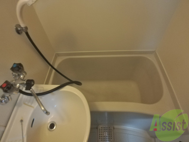 バス・シャワールーム　疲れた時はゆっくり湯船につかってみてはいかがでしょうか。