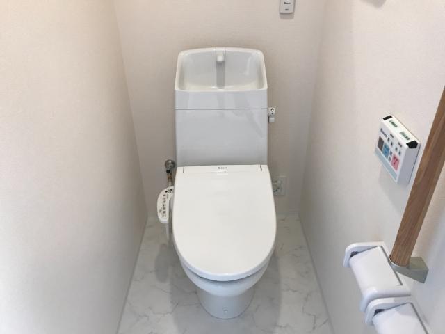 トイレ　トイレ