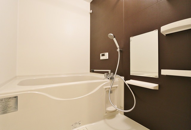 バス・シャワールーム　一日の汗や疲れはこちらで洗い流してください