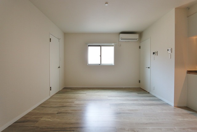 居室・リビング　広々リビングでゆったりくつろげます