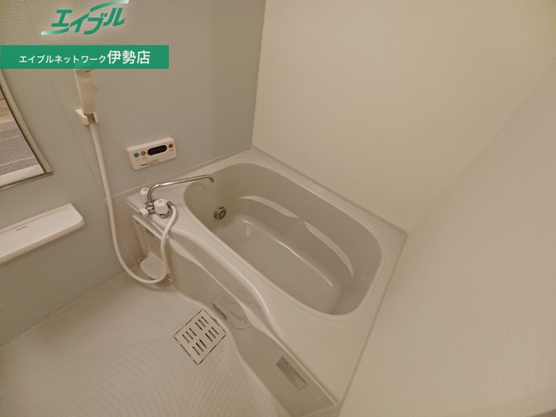 バス・シャワールーム　同型反転タイプのお写真です