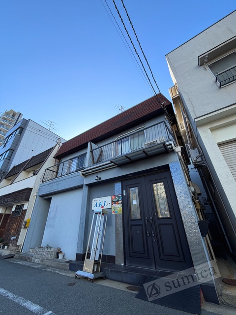 建物外観　スマートに佇むお家。毎日が楽しくなります。