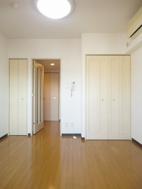 居室・リビング　同タイプ別部屋の写真です。