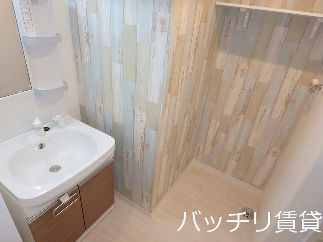 洗面設備　別号室の画像になります。現況を優先します。