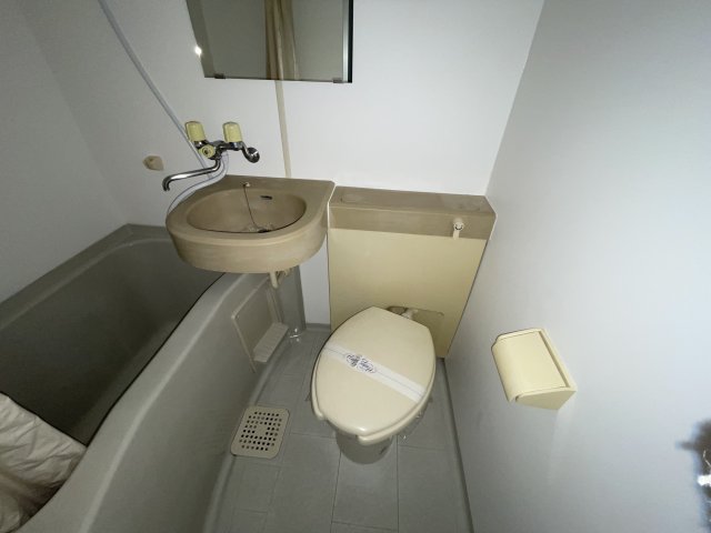 トイレ　※別号室参考写真