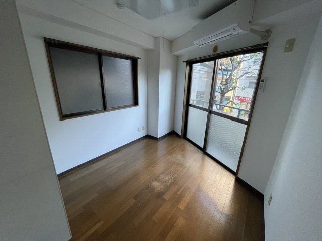 居室・リビング　※別号室参考写真