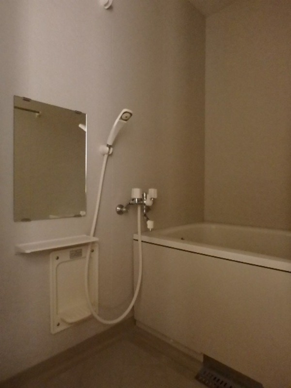 バス・シャワールーム　図面と現状に相違がある場合には現状を優先