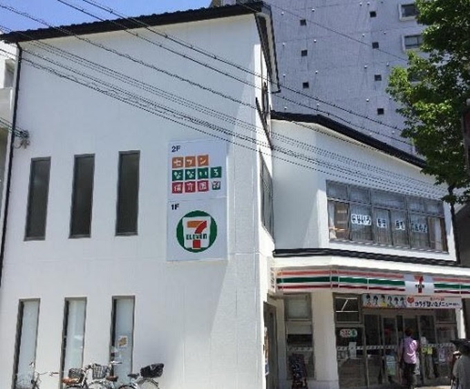 コンビニ　セブンイレブン 京都千本今出川店（コンビニ）まで375m