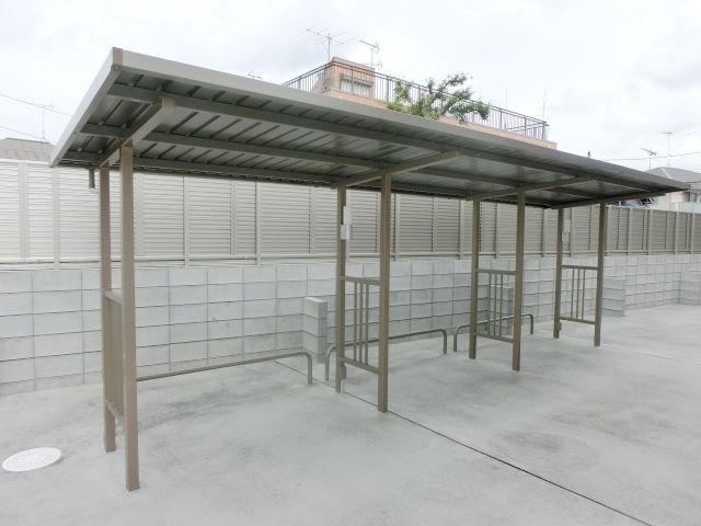その他共有部分　屋根付き駐輪場