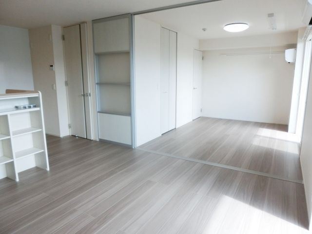 その他部屋・スペース　間仕切りを開ければ開放的な空間です