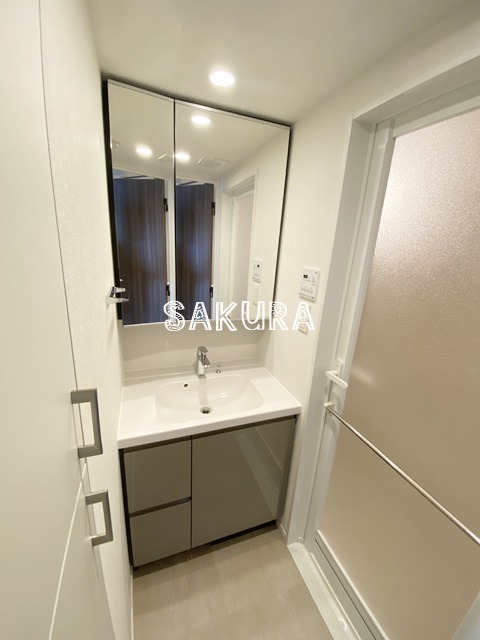 洗面設備　身支度に欠かせない独立洗面台♪