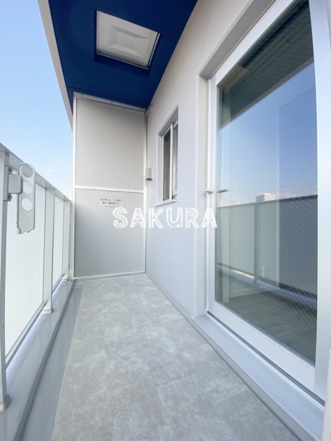 バルコニー　開放的で明るい空間を演出してくれるバルコニーです♪