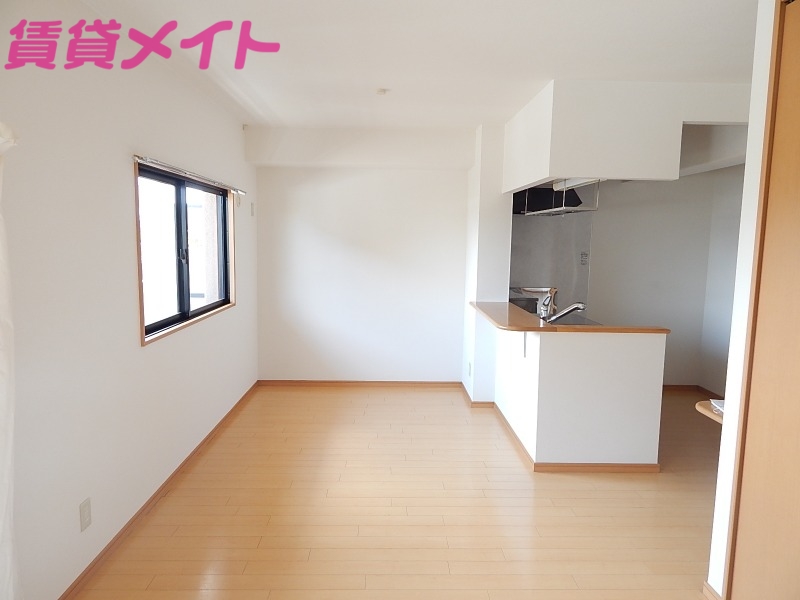 居室・リビング　同型参考写真