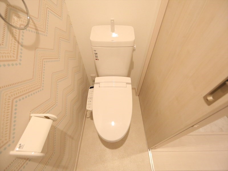 トイレ　温水洗浄暖房便座付トイレ