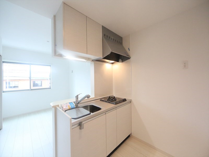 キッチン　システムキッチン（ガス2口コンロ付）　浄水器使用可能