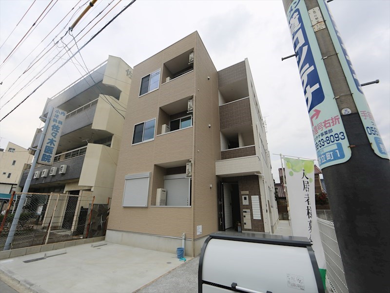 建物外観　外観　オートロック　宅配ＢＯＸ　防犯カメラ付