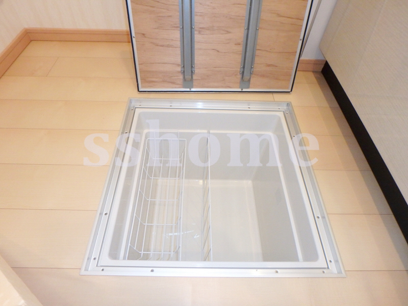 その他部屋・スペース　床下収納は便利です☆