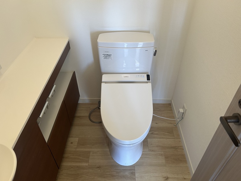 トイレ　トイレ