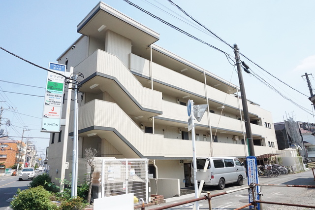 建物外観　丈夫で安心の鉄筋コンクリート造マンションです☆