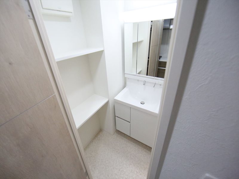 洗面設備　脱衣所　独立洗面台（シャンプードレッサー付）